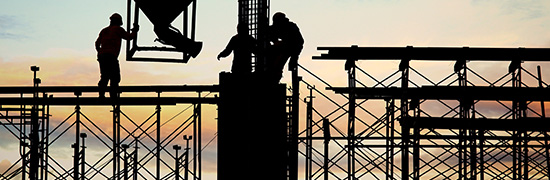 Assembly of all types of scaffolding, sale and rental of tubular, hanging, electric and zippers scaffolding - Andamios Quirós